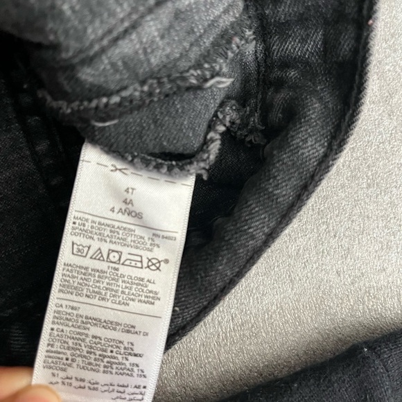 [3T]Andy&Evan Snowflake Sweater [4T]Old Navy Black Denim Hoodie Jacket-Set Of 2 - Picture 4 of 8